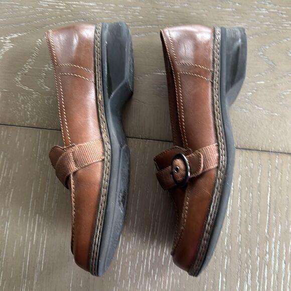 Clarks Women's Brown Leather Slip On Classic Loafers Strap & Buckle Size 6M - Picture 3 of 12